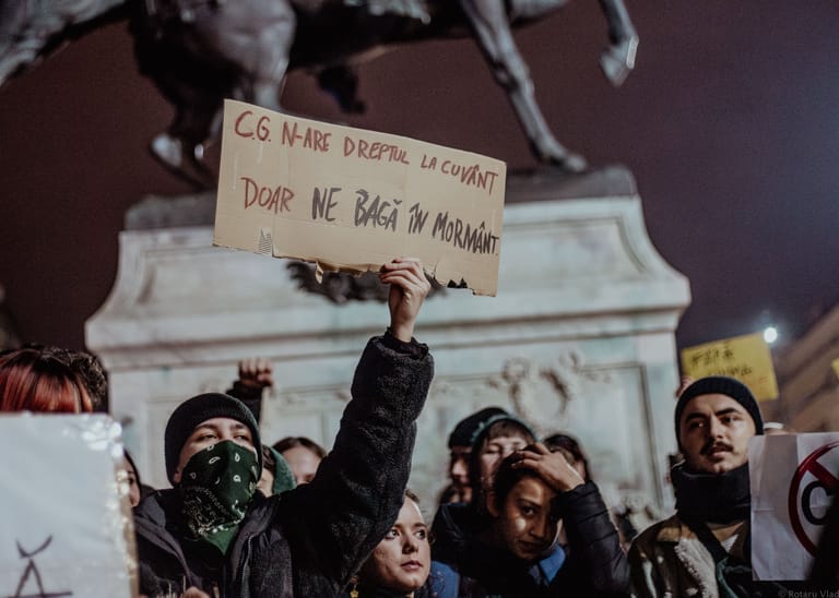 Manifestații (Piața Universității și Piața Victoriei)